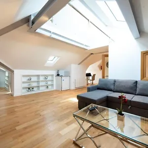Apartment Bright And Big, Uxbridge