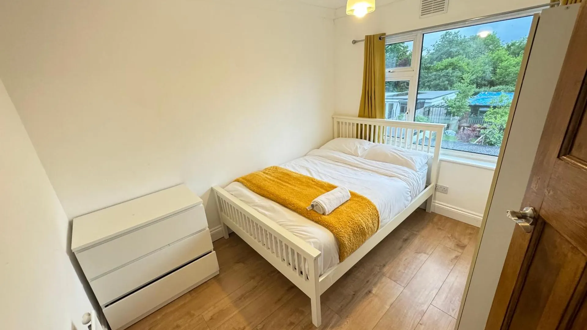 Holiday home Golden Villa Uxbridge